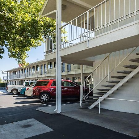Motel 6-Reno, Nv - Virginia Plumb Zewnętrze zdjęcie