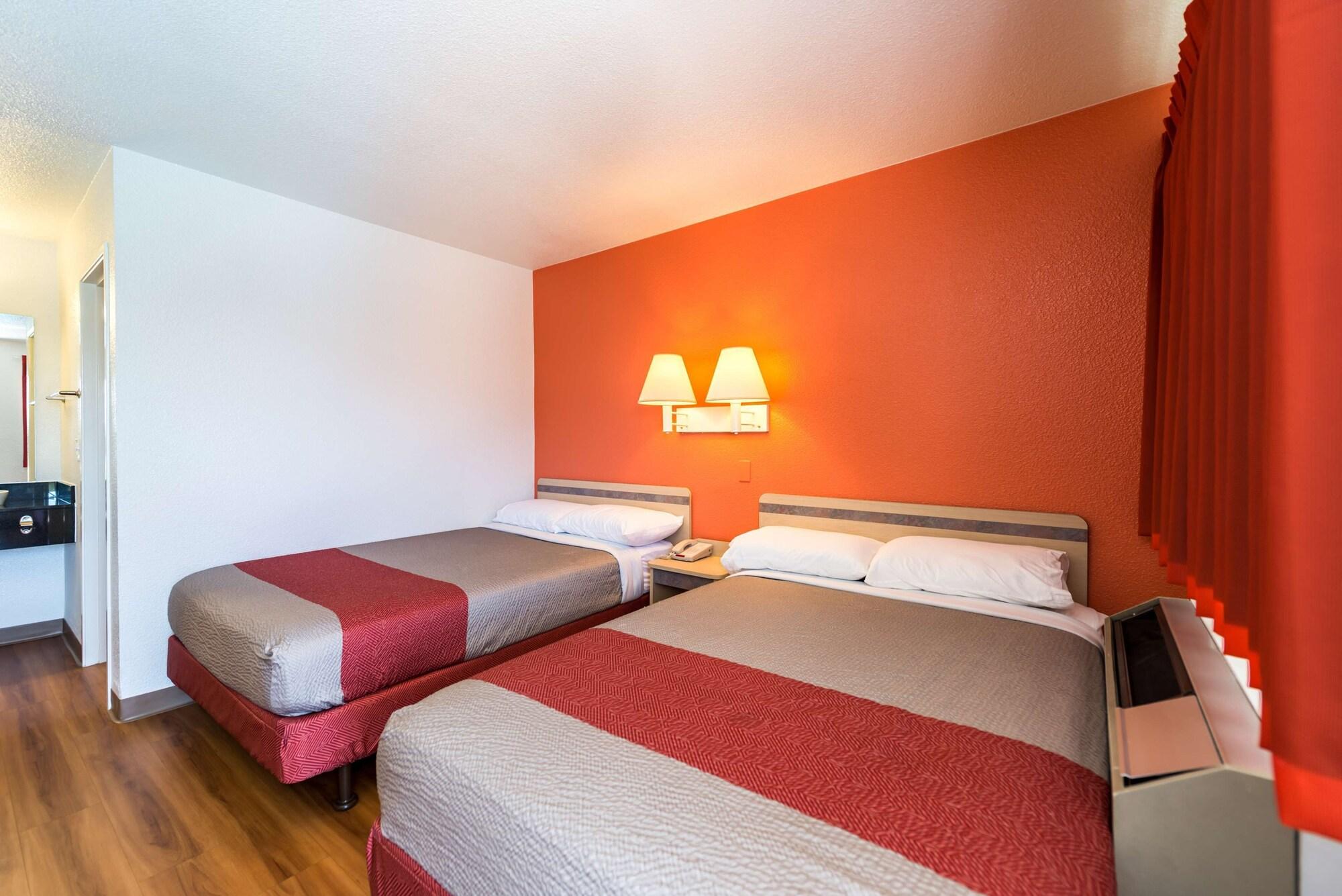 Motel 6-Reno, Nv - Virginia Plumb Zewnętrze zdjęcie