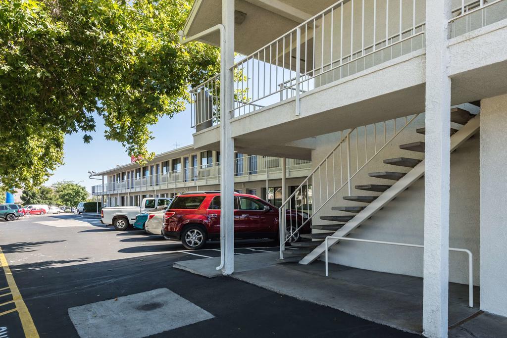 Motel 6-Reno, Nv - Virginia Plumb Zewnętrze zdjęcie
