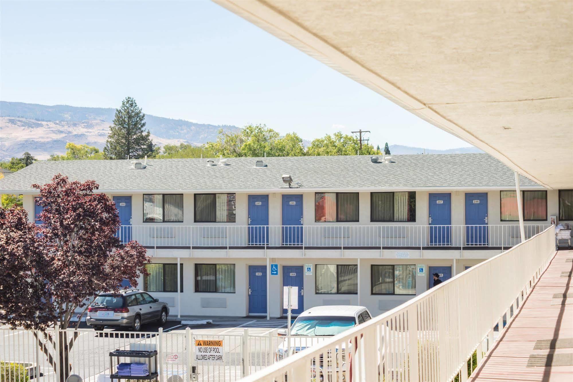 Motel 6-Reno, Nv - Virginia Plumb Zewnętrze zdjęcie