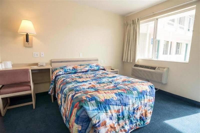 Motel 6-Reno, Nv - Virginia Plumb Zewnętrze zdjęcie